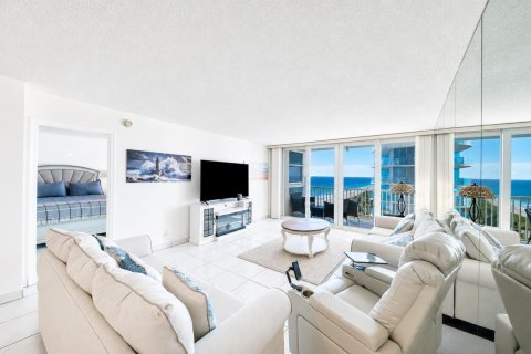 Condo in Pompano Beach, Florida, 2 bedrooms  № 2293561 - photo 2