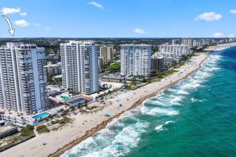 Condo in Pompano Beach, Florida, 2 bedrooms  № 2293561 - photo 17
