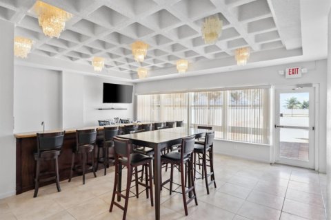 Condo in Pompano Beach, Florida, 2 bedrooms  № 2293561 - photo 23