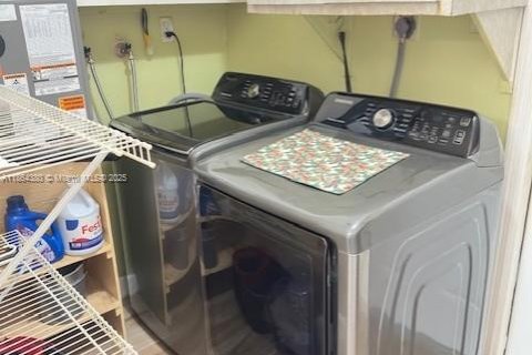 Villa ou maison à vendre à Tamarac, Floride: 2 chambres, 124.67 m2 № 1892762 - photo 25