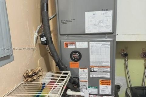 Villa ou maison à vendre à Tamarac, Floride: 2 chambres, 124.67 m2 № 1892762 - photo 27