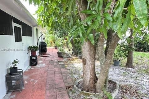 Villa ou maison à vendre à Tamarac, Floride: 2 chambres, 124.67 m2 № 1892762 - photo 22