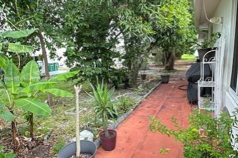 Villa ou maison à vendre à Tamarac, Floride: 2 chambres, 124.67 m2 № 1892762 - photo 21