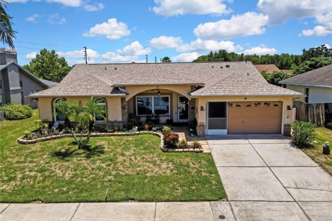 House in New Port Richey, Florida 4 bedrooms, 183.57 sq.m. № 2220825