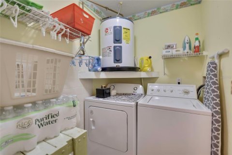 Купить виллу или дом в Нью-Порт-Ричи, Флорида 9 комнат, 183.57м2, № 2220825 - фото 19
