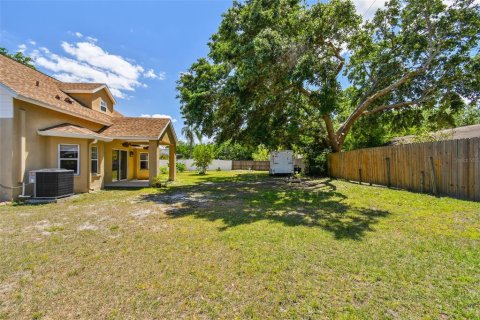 House in Lutz, Florida 5 bedrooms, 188.31 sq.m. № 1720630 - photo 9