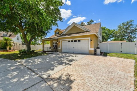 House in Lutz, Florida 5 bedrooms, 188.31 sq.m. № 1720630 - photo 3