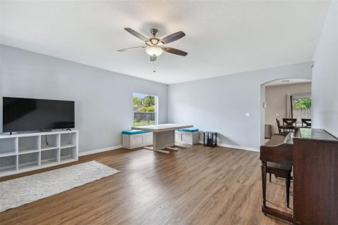 House in Lutz, Florida 5 bedrooms, 188.31 sq.m. № 1720630 - photo 14