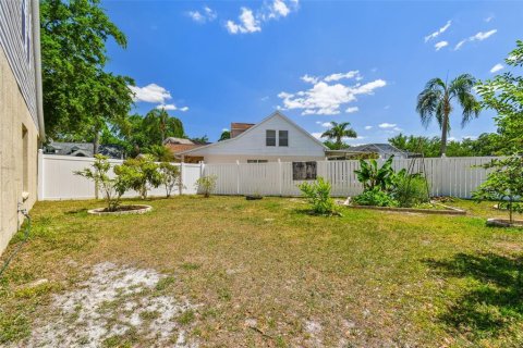 House in Lutz, Florida 5 bedrooms, 188.31 sq.m. № 1720630 - photo 8