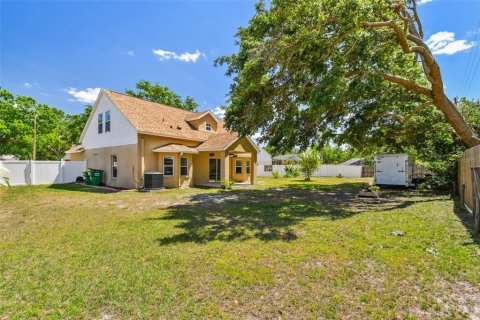 House in Lutz, Florida 5 bedrooms, 188.31 sq.m. № 1720630 - photo 6