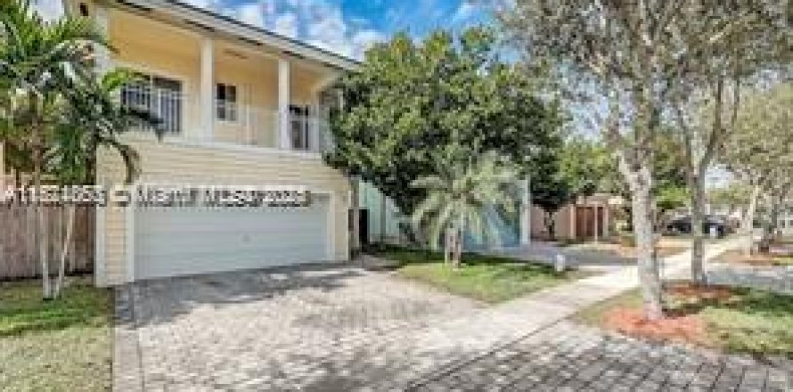 Casa en Homestead, Florida 4 dormitorios, 163.69 m2 № 1925534