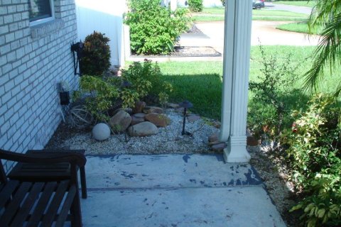 House in Saint Petersburg, Florida 2 bedrooms, 109.62 sq.m. № 1881024 - photo 4