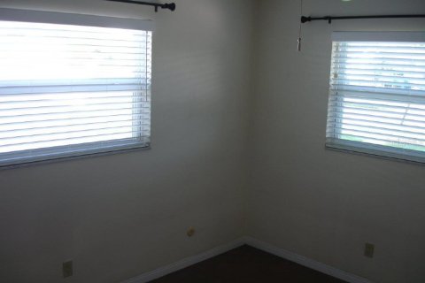 Villa ou maison à vendre à Saint Petersburg, Floride: 2 chambres, 109.62 m2 № 1881024 - photo 9