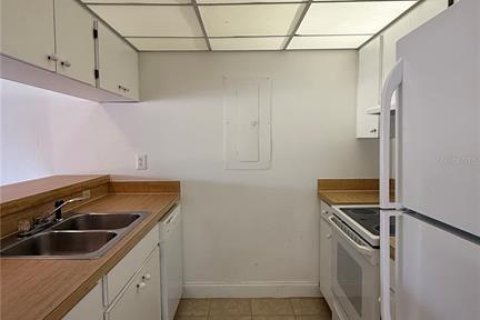 Condo in Haines City, Florida, 2 bedrooms  № 1532655 - photo 6