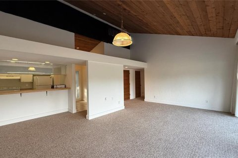 Condo in Haines City, Florida, 2 bedrooms  № 1532655 - photo 11