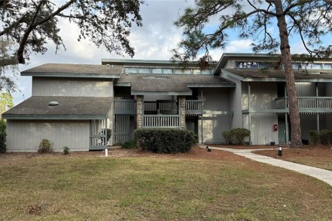 Condo in Haines City, Florida, 2 bedrooms  № 1532655 - photo 1