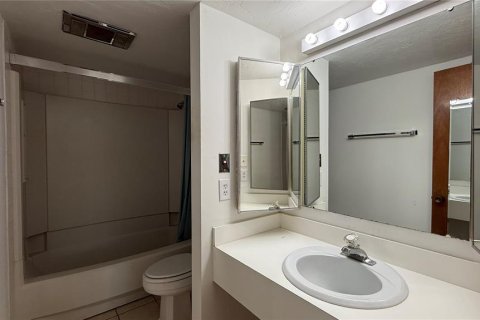 Condo in Haines City, Florida, 2 bedrooms  № 1532655 - photo 15