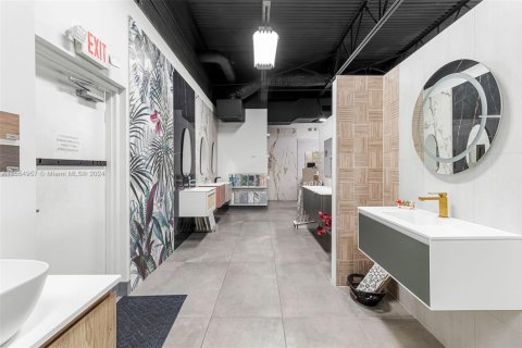 Commercial property in Doral, Florida № 1984886 - photo 28