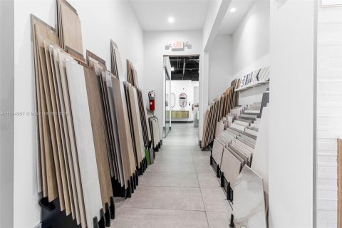 Commercial property in Doral, Florida № 1984886 - photo 23