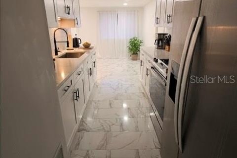 House in Tampa, Florida 3 bedrooms, 161.46 sq.m. № 2213178 - photo 3
