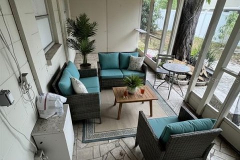 House in Tampa, Florida 3 bedrooms, 161.46 sq.m. № 2213178 - photo 12