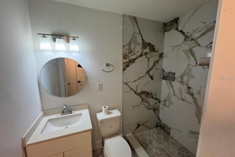 House in Tampa, Florida 3 bedrooms, 161.46 sq.m. № 2213178 - photo 9