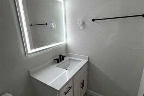House in Tampa, Florida 3 bedrooms, 161.46 sq.m. № 2213178 - photo 15