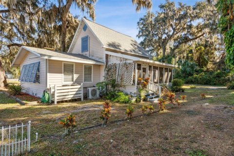 Casa en venta en East Palatka, Florida, 3 dormitorios, 141.3 m2 № 1549578 - foto 1