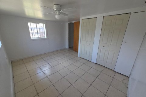 House in New Port Richey, Florida 3 bedrooms, 107.58 sq.m. № 2236179 - photo 13