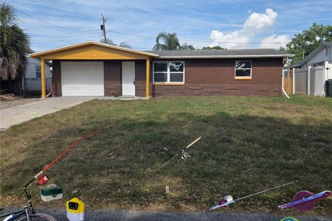 House in New Port Richey, Florida 3 bedrooms, 107.58 sq.m. № 2236179 - photo 21