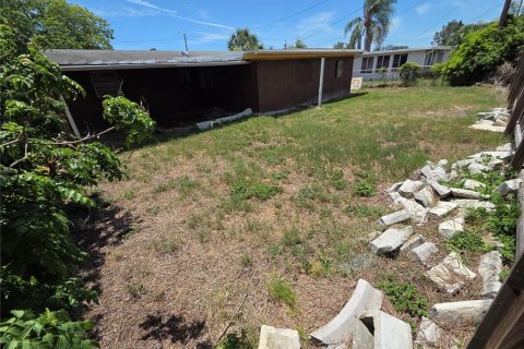 House in New Port Richey, Florida 3 bedrooms, 107.58 sq.m. № 2236179 - photo 18