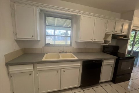 Villa ou maison à louer à Port Charlotte, Floride: 2 chambres, 75.44 m2 № 2101775 - photo 8