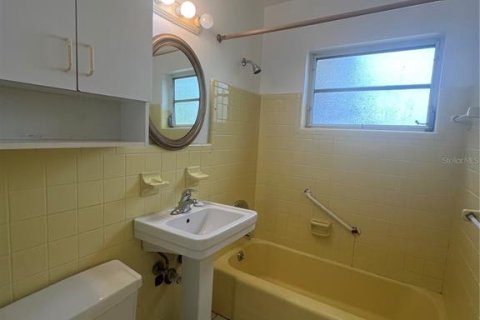Villa ou maison à louer à Port Charlotte, Floride: 2 chambres, 75.44 m2 № 2101775 - photo 12