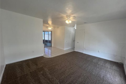Villa ou maison à louer à Port Charlotte, Floride: 2 chambres, 75.44 m2 № 2101775 - photo 3