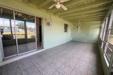 Villa ou maison à louer à Port Charlotte, Floride: 2 chambres, 75.44 m2 № 2101775 - photo 17