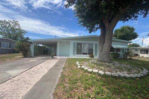 Villa ou maison à Port Charlotte, Floride 2 chambres, 75.44 m2 № 2101775