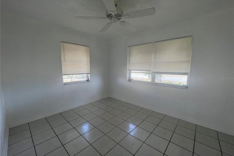 Villa ou maison à louer à Port Charlotte, Floride: 2 chambres, 75.44 m2 № 2101775 - photo 10