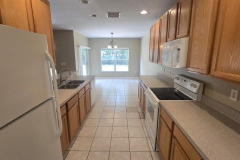 House in Apollo Beach, Florida 4 bedrooms, 237.18 sq.m. № 2094513 - photo 3