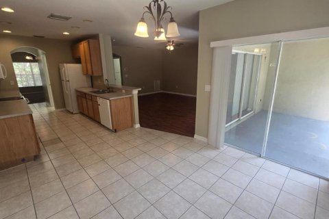 House in Apollo Beach, Florida 4 bedrooms, 237.18 sq.m. № 2094513 - photo 2