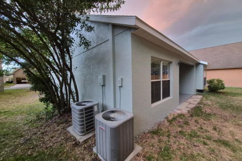 House in Apollo Beach, Florida 4 bedrooms, 237.18 sq.m. № 2094513 - photo 18