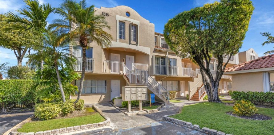 Condo in Miami, Florida, 2 bedrooms № 1730764