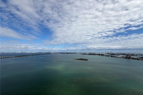 Condo à Miami, Floride, 3 chambres  № 2017940