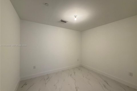 Copropriété à louer à Miami, Floride: 3 chambres № 2017940 - photo 18