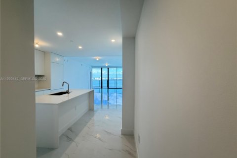 Copropriété à louer à Miami, Floride: 3 chambres № 2017940 - photo 2