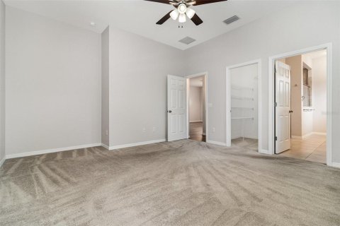 House in Summerfield, Florida 3 bedrooms, 202.71 sq.m. № 1685437 - photo 19