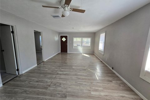 House in Daytona Beach, Florida 3 bedrooms, 101.73 sq.m. № 1520672 - photo 3