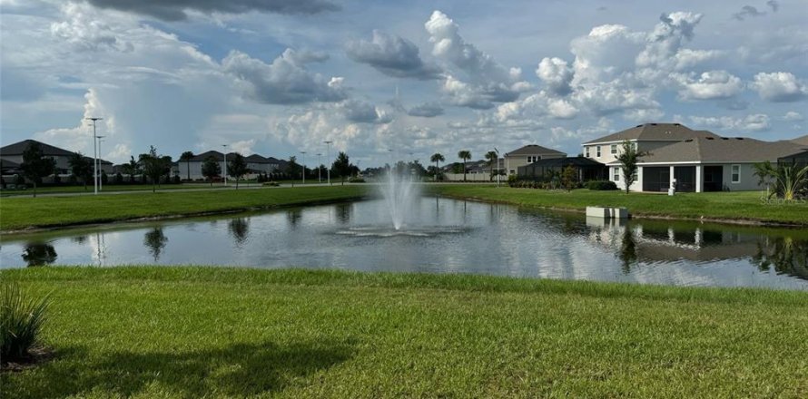 Adosado en Wesley Chapel, Florida 3 dormitorios, 167.87 m2 № 1883414