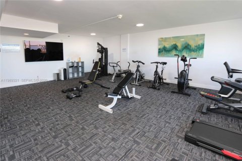 Condo in North Miami Beach, Florida, 2 bedrooms  № 2051481 - photo 30