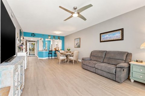 Copropriété à vendre à South Pasadena, Floride: 2 chambres, 106.37 m2 № 2415538 - photo 12