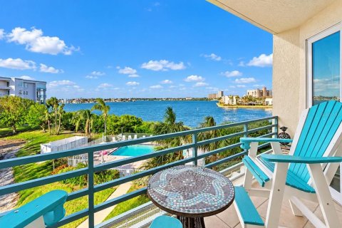 Copropriété à vendre à South Pasadena, Floride: 2 chambres, 106.37 m2 № 2415538 - photo 9